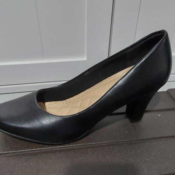 Pierre Dumas Heels Woman 9 M. Black Pumps Rounded toe. - Picture 3 of 10